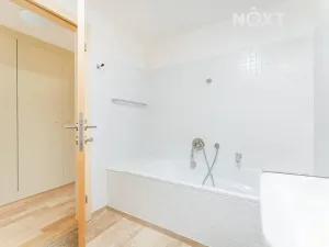 Pronájem bytu 3+kk, Praha - Vysočany, Podnádražní, 100 m2