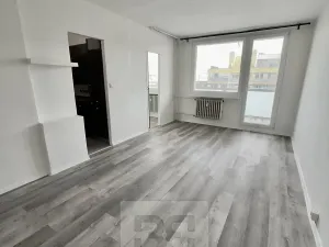 Pronájem bytu 2+1, Praha - Vršovice, Uzbecká, 56 m2