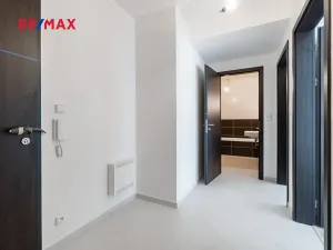 Prodej bytu 2+kk, Praha - Prosek, Čakovická, 43 m2