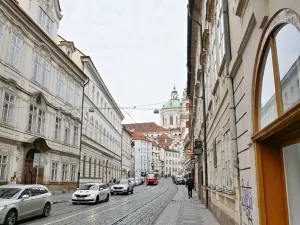 Pronájem kanceláře, Praha - Malá Strana, Karmelitská, 27 m2