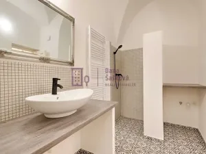 Pronájem bytu 2+1, Jindřichův Hradec, nám. Míru, 71 m2