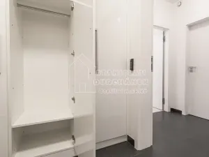 Pronájem bytu 1+kk, Praha - Střížkov, Střížkovská, 27 m2