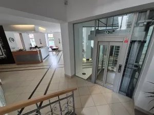 Pronájem kanceláře, Praha - Žižkov, Žerotínova, 130 m2