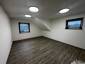 Pronájem bytu 2+kk, Jesenice, Hlavní, 56 m2
