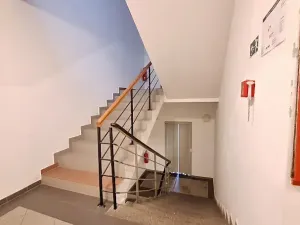 Pronájem bytu 1+kk, Praha - Holešovice, Malá Plynární, 33 m2