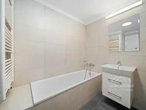 Pronájem bytu 1+kk, Praha - Chodov, Líbalova, 32 m2