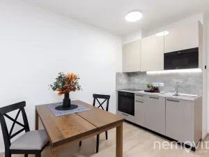 Prodej bytu 1+kk, Praha - Háje, Sochorcova, 34 m2