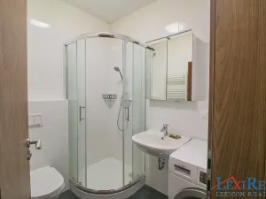 Pronájem bytu 3+kk, Praha - Liboc, Libocká, 60 m2