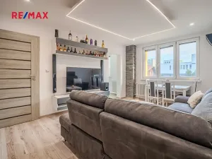 Prodej bytu 3+1, Karviná, tř. Těreškovové, 75 m2