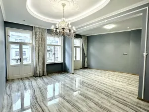 Prodej bytu 4+1, Karlovy Vary, Vřídelní, 160 m2