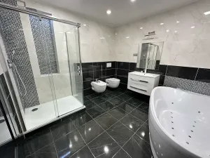 Prodej bytu 4+1, Karlovy Vary, Vřídelní, 160 m2