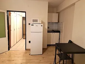 Pronájem bytu 1+kk, Praha - Radotín, Vrážská, 28 m2