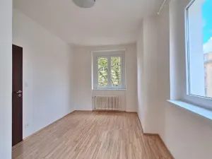 Pronájem bytu 2+kk, Praha - Strašnice, Černokostelecká, 47 m2