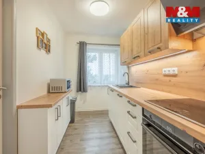 Prodej bytu 3+1, Hostivice, Školská, 61 m2