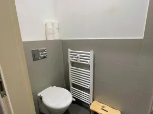 Pronájem bytu 1+kk, Praha - Břevnov, Šlikova, 31 m2