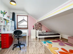 Prodej vícegeneračního domu, Praha - Štěrboholy, Pod areálem, 333 m2