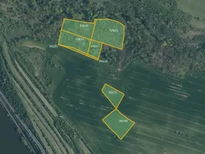 Prodej podílu pole, Mělník, 17610 m2