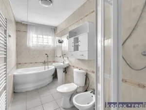 Prodej rodinného domu, Pardubice, 270 m2