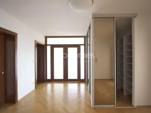 Pronájem bytu 4+1, Praha - Smíchov, Nad Palatou, 181 m2