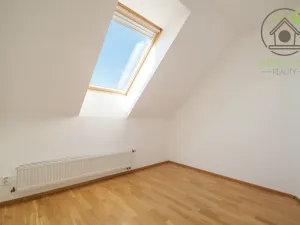 Prodej bytu 3+1, Praha - Suchdol, Brandejsovo náměstí, 116 m2