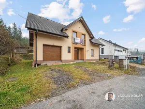 Prodej rodinného domu, Pecka, 176 m2