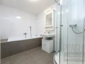 Prodej bytu 3+kk, Praha - Radlice, U Dívčích hradů, 89 m2