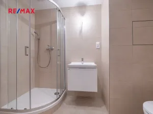 Prodej bytu 1+kk, Praha - Háje, Sochorcova, 33 m2