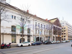 Pronájem garážového stání, Praha - Vinohrady, Korunní, 18 m2