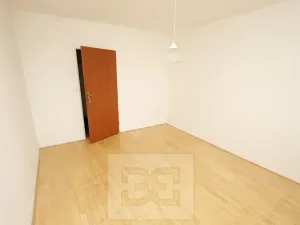 Pronájem bytu 3+kk, Praha - Karlín, U Sluncové, 83 m2