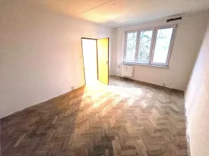 Prodej bytu 2+1, Karlovy Vary, Lomená, 52 m2