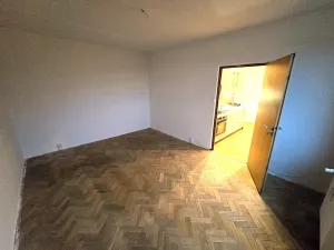 Prodej bytu 2+1, Karlovy Vary, Lomená, 52 m2