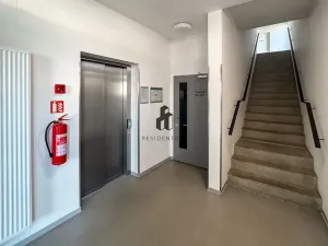 Prodej bytu 1+kk, Libčice nad Vltavou, Pod Hliníkem, 33 m2