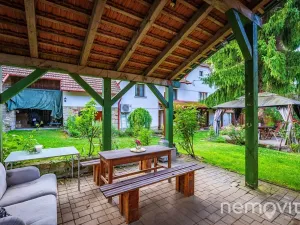 Prodej vícegeneračního domu, Lobeč, 340 m2