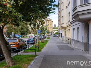 Prodej bytu 1+kk, Praha - Podolí, Na dolinách, 39 m2