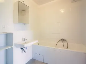 Pronájem bytu 2+kk, Praha - Vysočany, Jana Přibíka, 59 m2