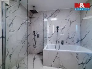 Prodej bytu 4+1, Cheb, Májová, 121 m2