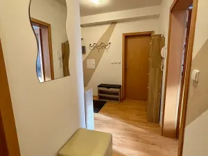 Pronájem bytu 2+kk, Praha - Libeň, Na stráži, 46 m2