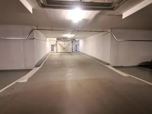 Pronájem garážového stání, Praha - Háje, Jurkovičova, 16 m2