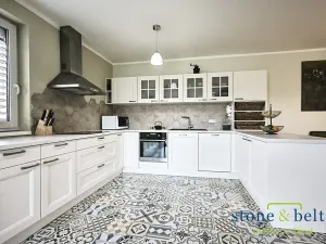 Prodej rodinného domu, Měšice, V lukách, 267 m2