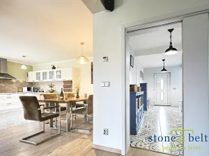 Prodej rodinného domu, Měšice, V lukách, 267 m2