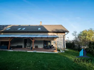 Prodej rodinného domu, Neumětely, V Chaloupkách, 220 m2