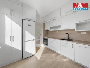 Prodej bytu 3+1, Děčín - Děčín IX-Bynov, Sokolská, 67 m2