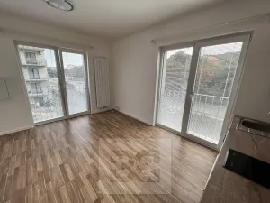 Pronájem bytu 1+kk, Praha - Libeň, Novovysočanská, 25 m2