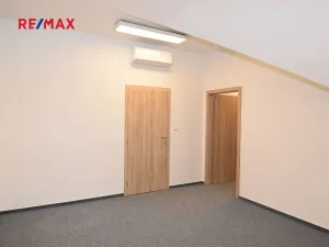 Pronájem kanceláře, Nymburk, Náměstí Přemyslovců, 29 m2