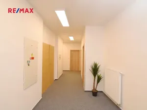 Pronájem kanceláře, Nymburk, Náměstí Přemyslovců, 29 m2