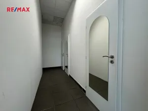 Pronájem obchodního prostoru, Hradec Králové, třída Edvarda Beneše, 220 m2