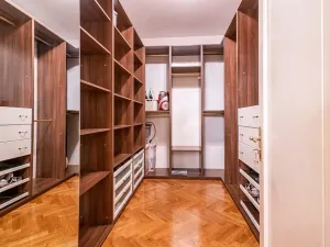 Prodej bytu 3+1, Karlovy Vary, Divadelní náměstí, 113 m2