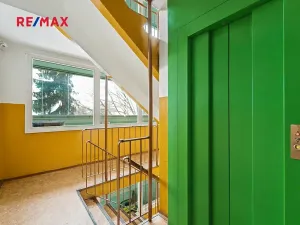 Prodej bytu 2+kk, Praha - Prosek, Zárybská, 42 m2