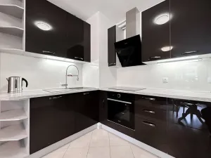 Prodej bytu 2+kk, Praha - Horní Měcholupy, Modenská, 54 m2