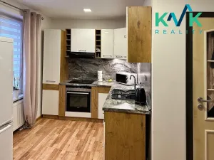 Pronájem bytu 2+kk, Karlovy Vary, Chebská, 42 m2